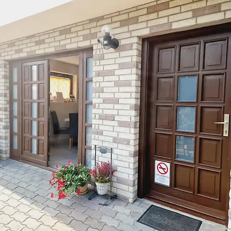 Bed & Breakfast Balaton Panzio Fuered 3*