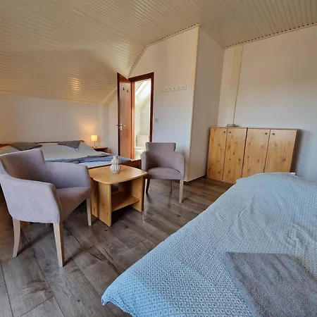 Bed & Breakfast Balaton Panzio Fuered