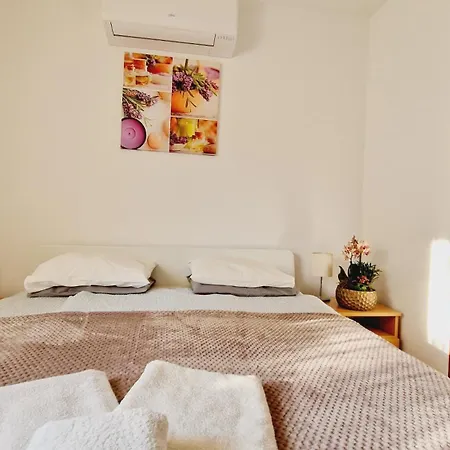 Balaton Panzio Fuered Bed & Breakfast