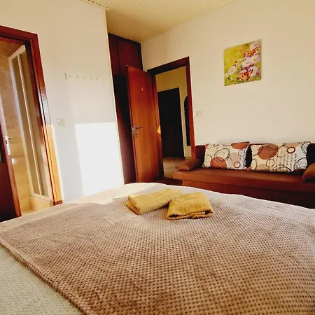 Balaton Panzio Fuered Bed & Breakfast *
