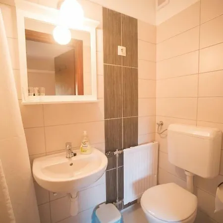 Bed & Breakfast Balaton Panzio Fuered