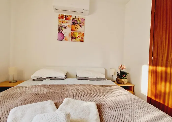 Balaton Panzio Fuered Bed & Breakfast