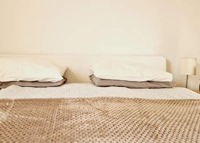 לינה וארוחת בוקר Balaton Panzio Fuered